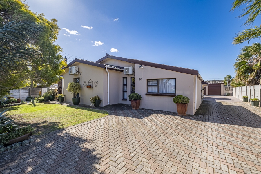 4 Bedroom Property for Sale in Manor Heights Eastern Cape